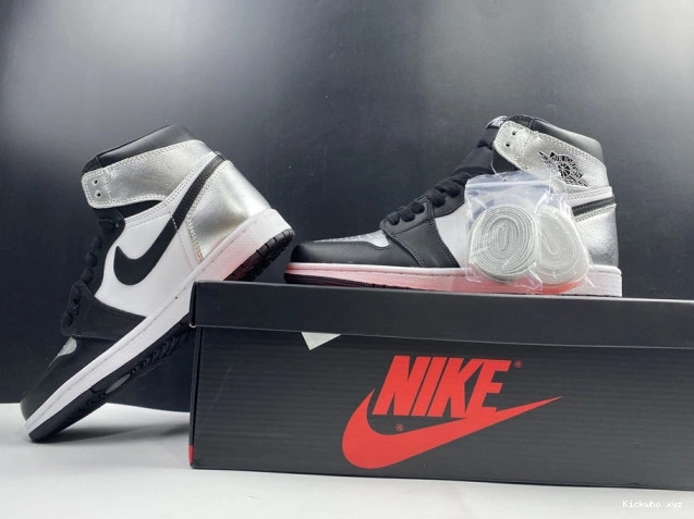 CD0461-001 SILVER WMNS OG JORDAN TOE HIGH 1 AIR 0614
